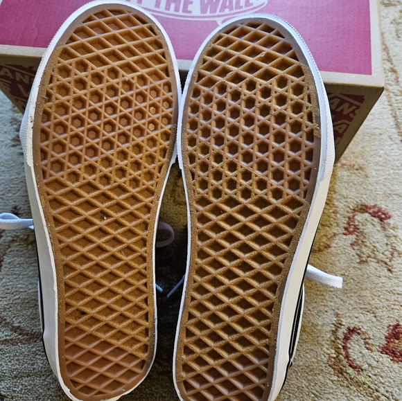 🌸NWOT Vans Ward Women's Shoes. Size: 7.5. Color: Black and White🔥 - Picture 5 of 9